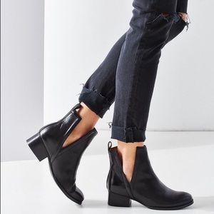 Jeffrey Campbell Oriley Bootie